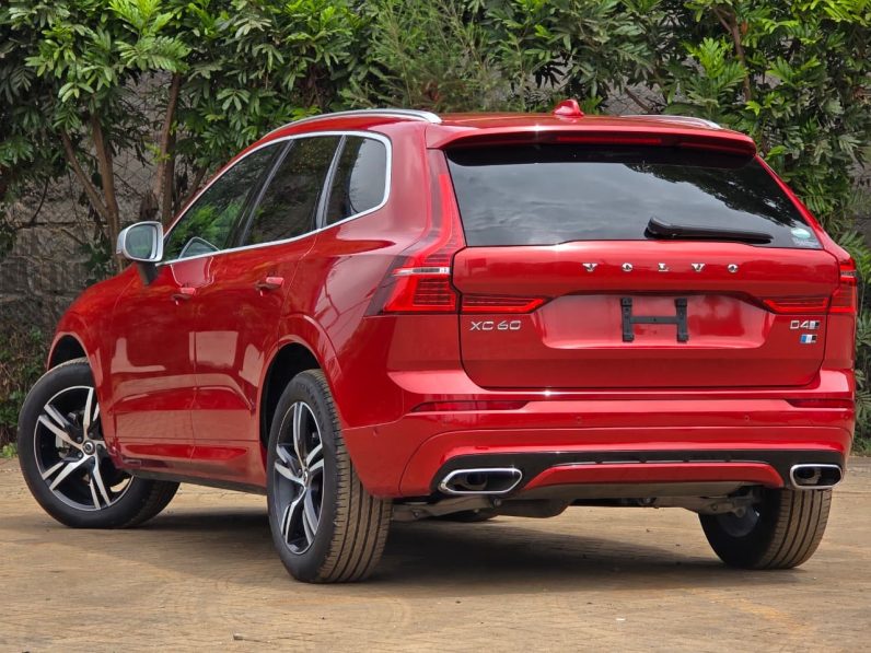 
								Volvo XC60 D4 full									