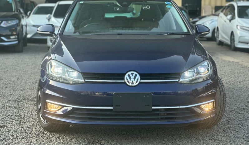 
								Volkswagen Golf full									