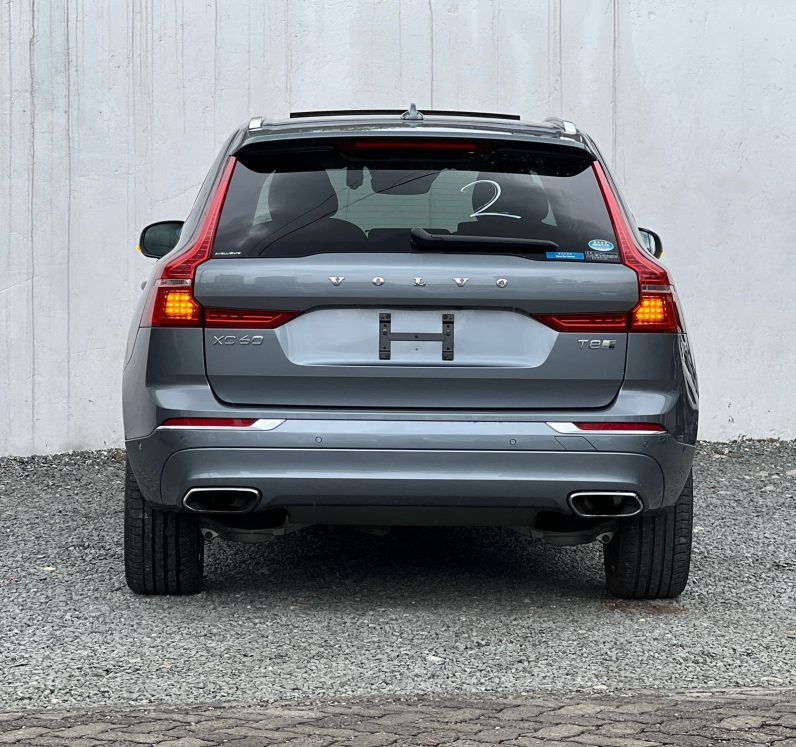 
								Volvo XC60 T8 full									