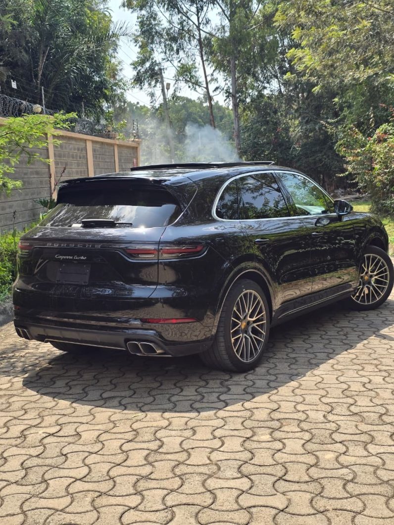 
								Porsche Cayenne Turbo full									