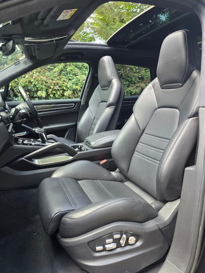 
								Porsche Cayenne Turbo full									