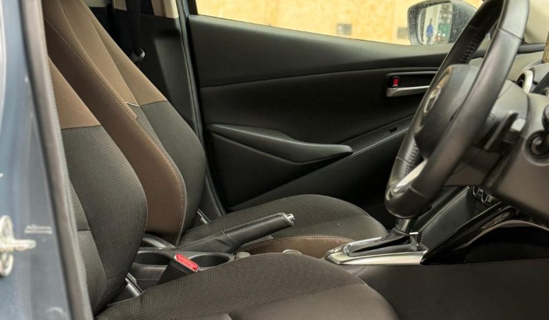 
								Mazda 2 full									