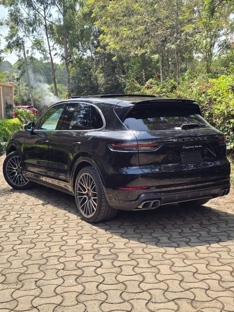 
								Porsche Cayenne Turbo full									