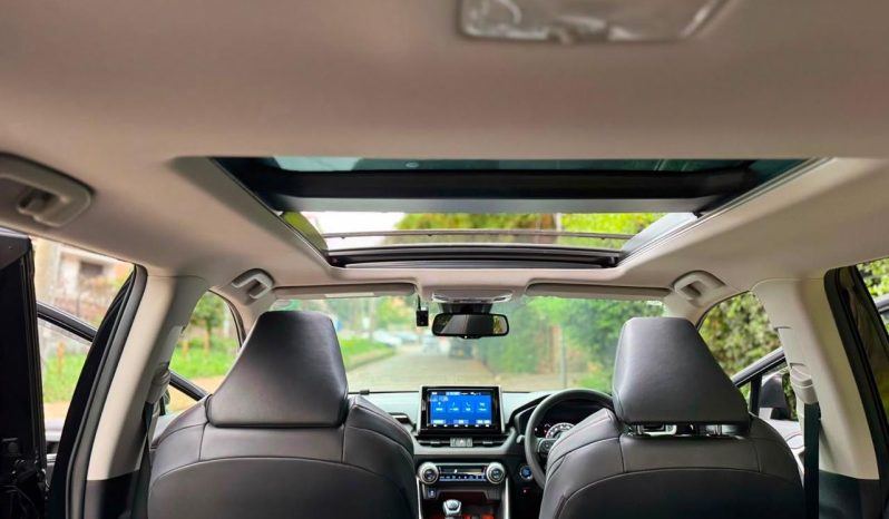 
								Toyota RAV4 full									