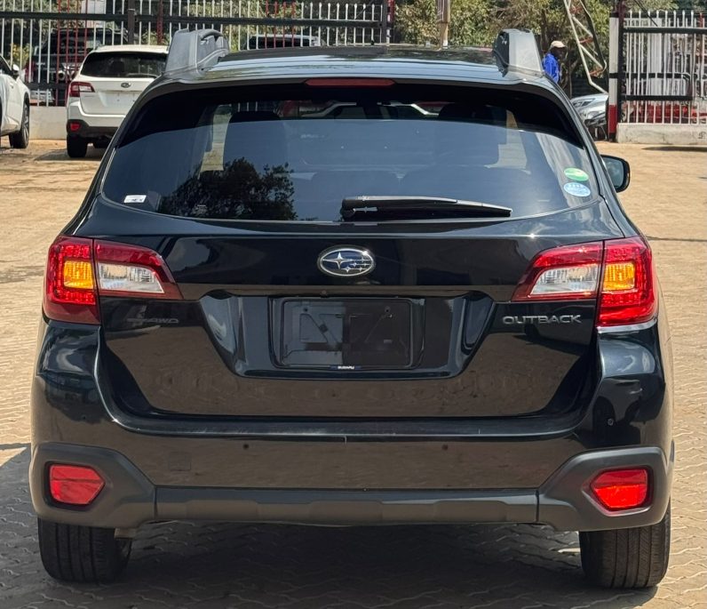 
								Subaru Outback full									