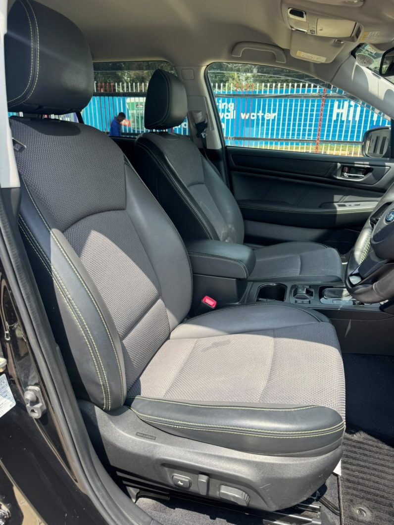 
								Subaru Outback full									