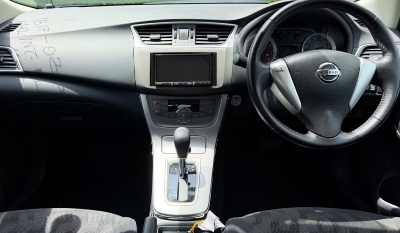 
								Nissan Silphy full									