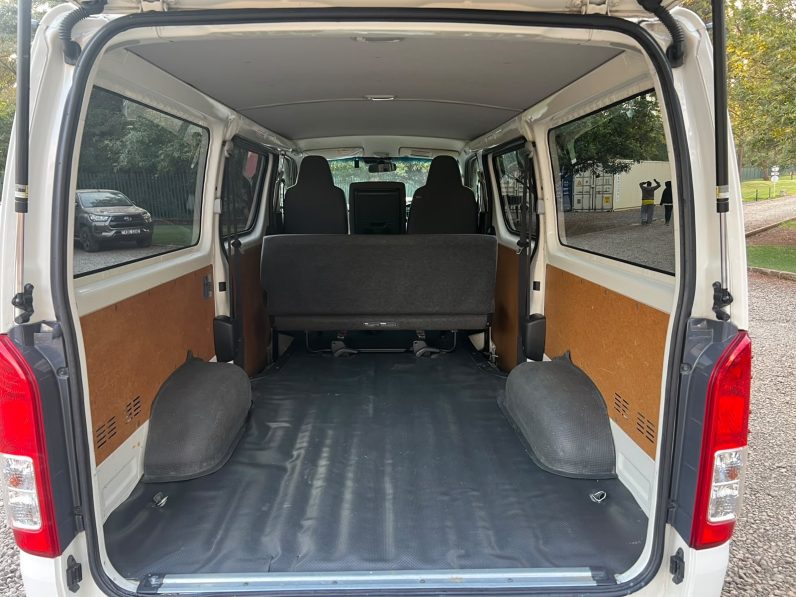 
								Toyota Hiace GL full									