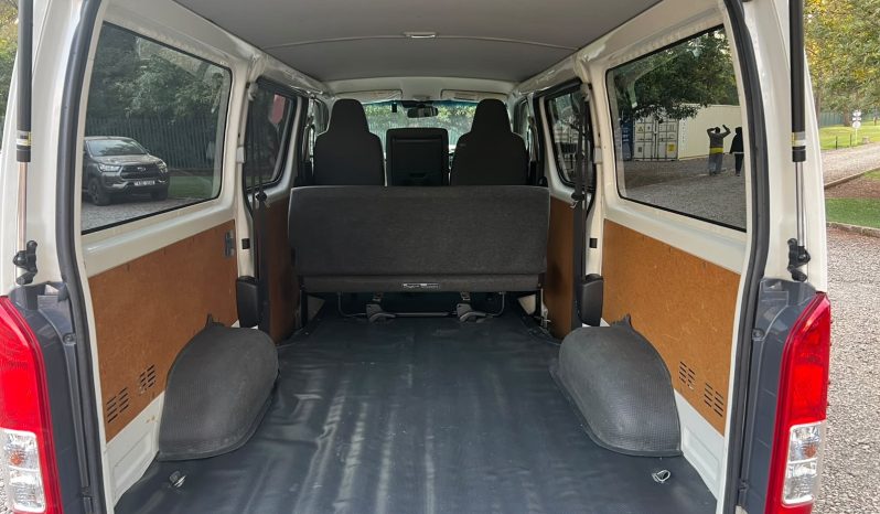 
								Toyota Hiace GL full									