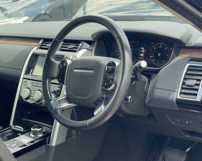 
								Landrover Discovery 5 HSE full									