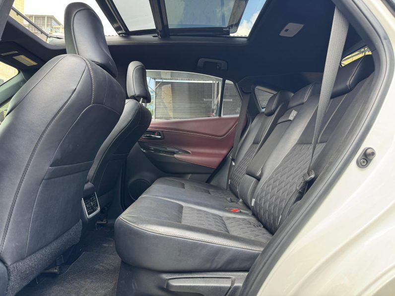 
								Toyota Harrier full									