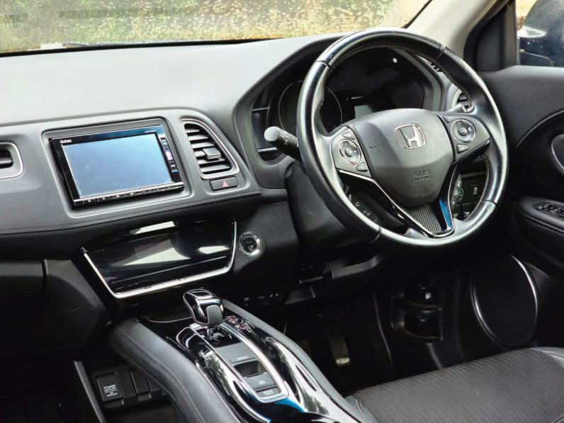 
								Honda Vezel Z full									