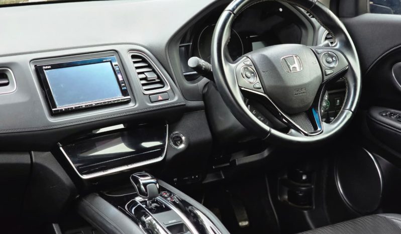 
								Honda Vezel Z full									