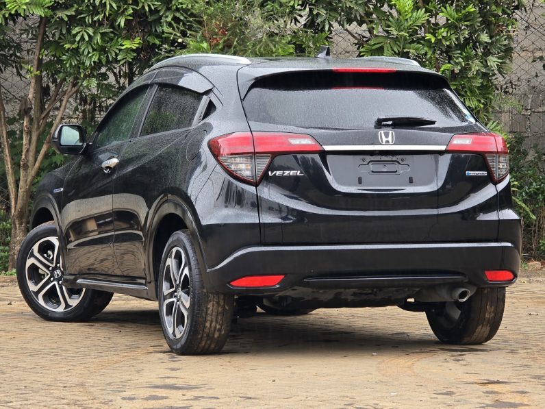 
								Honda Vezel Z full									