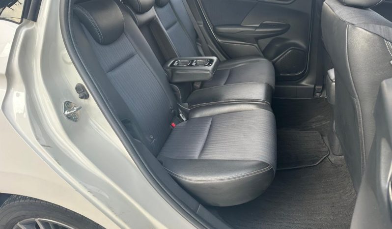 
								Honda Fit Shuttle Z full									