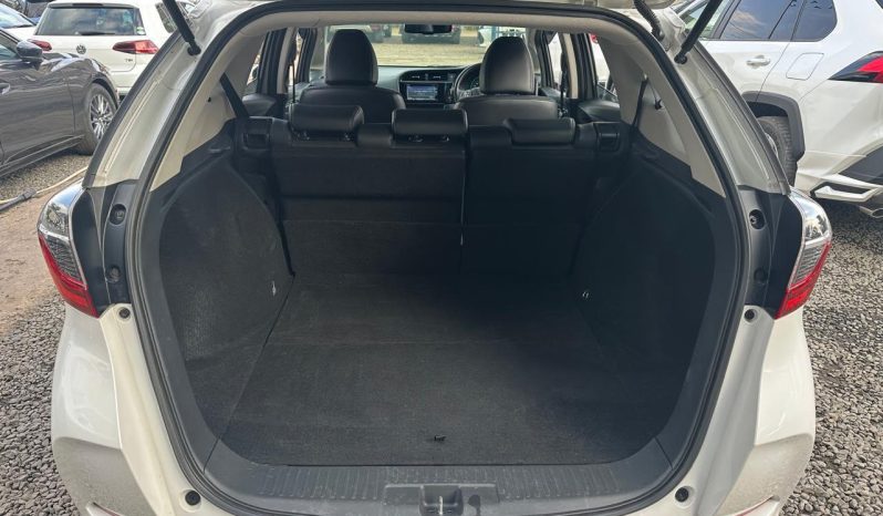 
								Honda Fit Shuttle Z full									