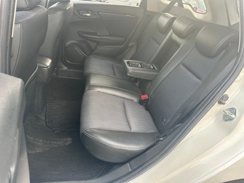 
								Honda Fit Shuttle Z full									