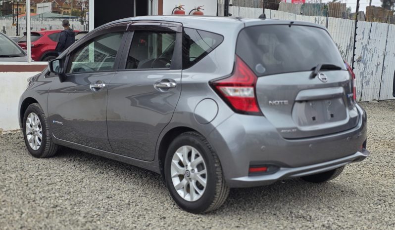 
								Nissa Note E-power full									