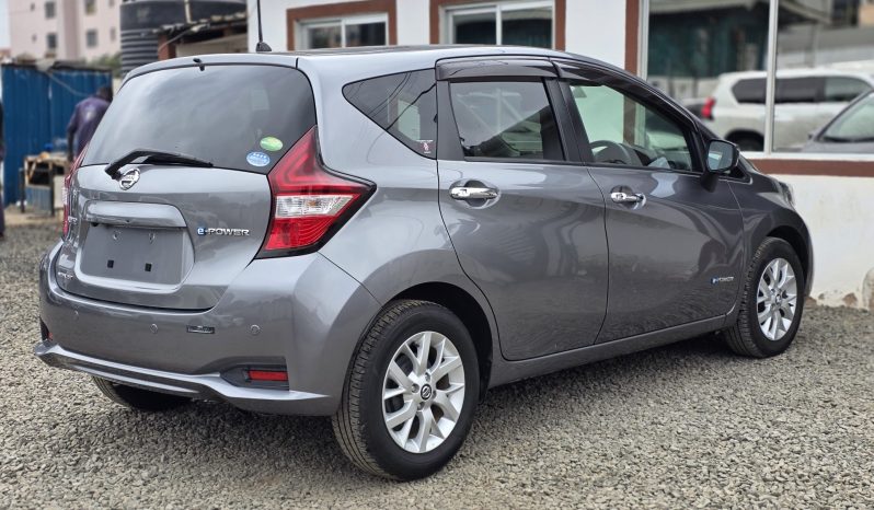 
								Nissa Note E-power full									