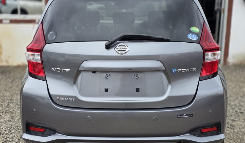 
								Nissa Note E-power full									