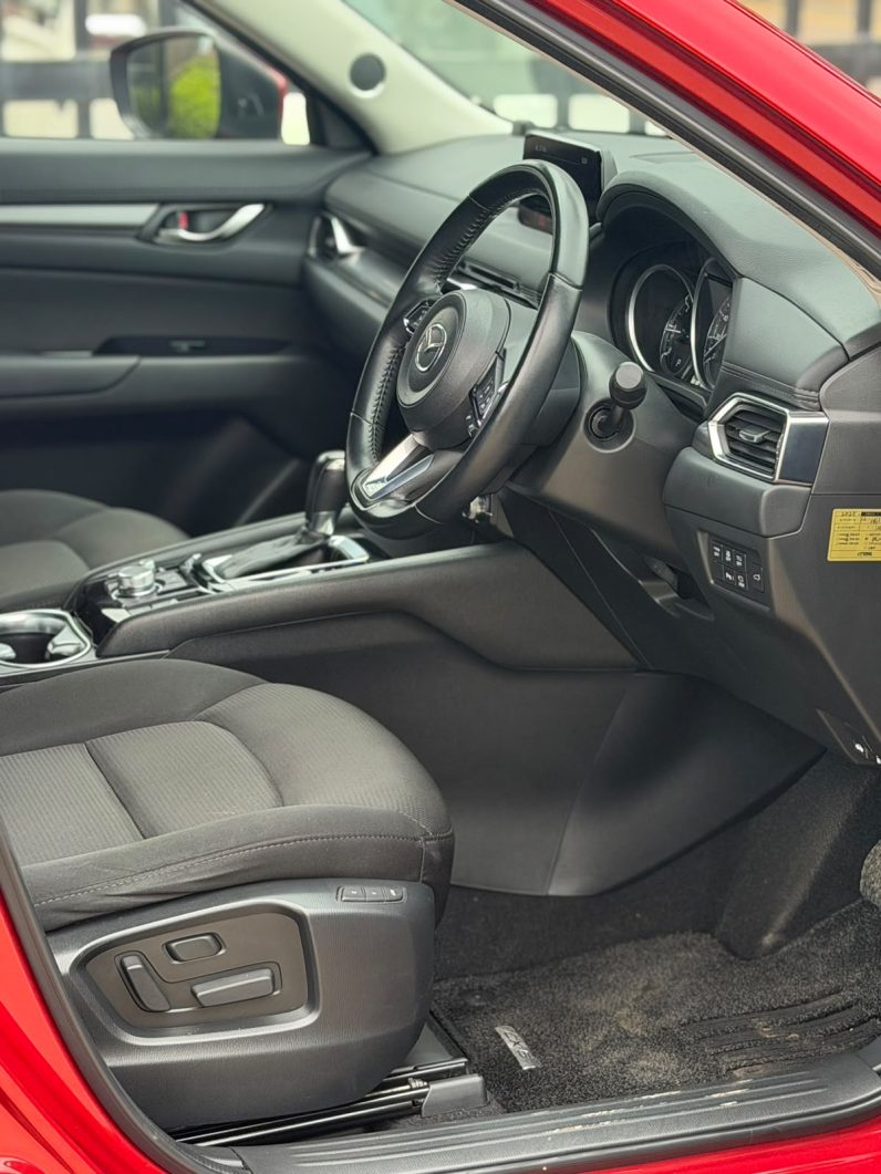 
								Mazda CX-5 full									