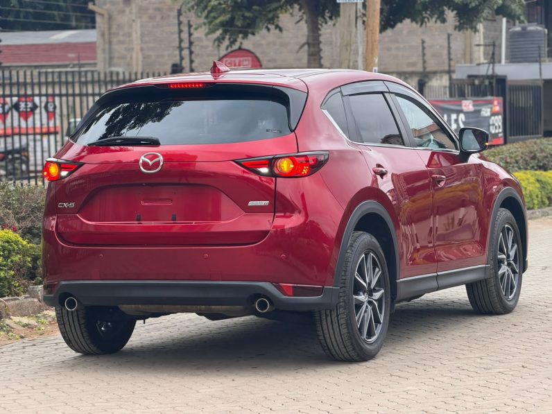 
								Mazda CX-5 full									