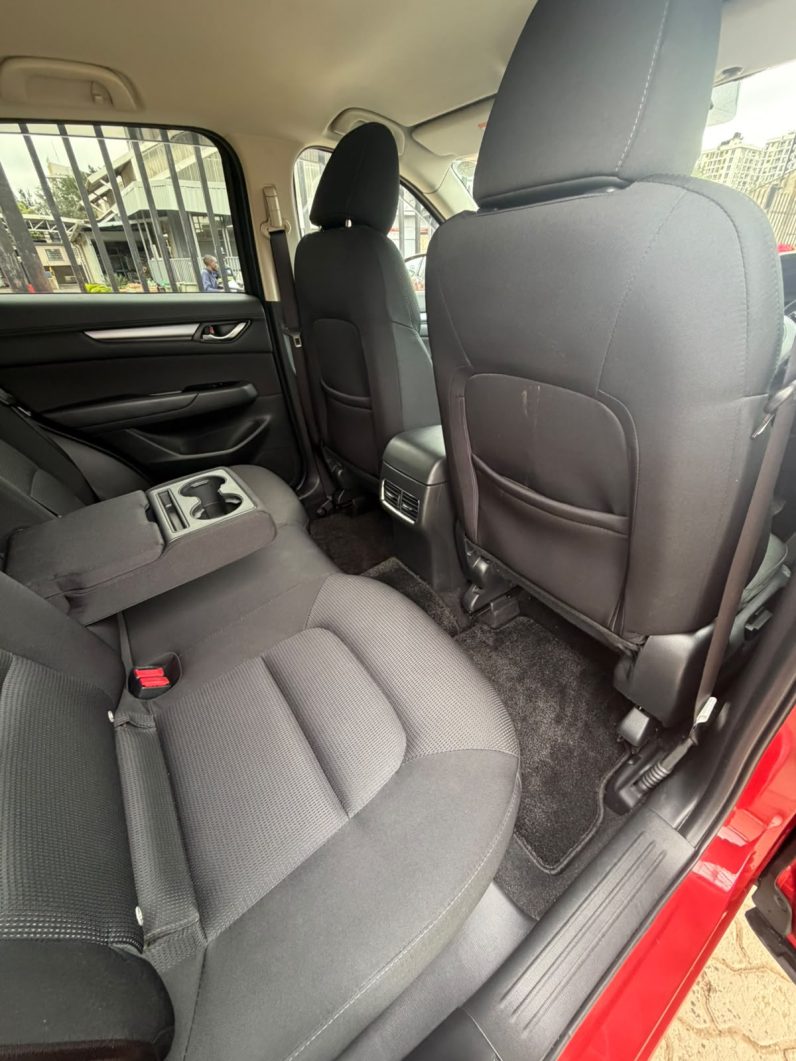 
								Mazda CX-5 full									