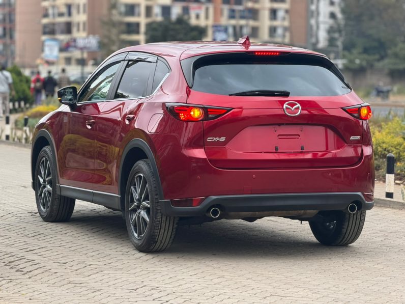 
								Mazda CX-5 full									