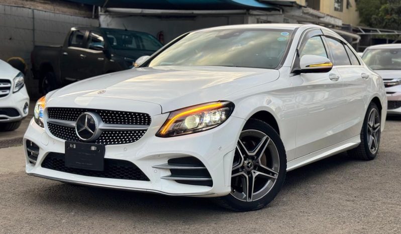 
								Mercedes Benz C200 full									