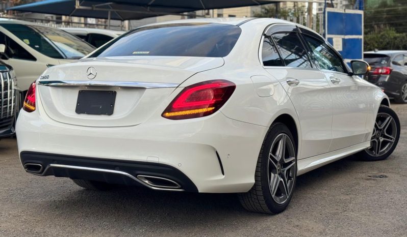 
								Mercedes Benz C200 full									