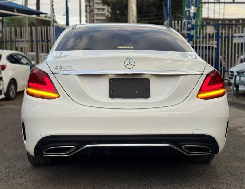 
								Mercedes Benz C200 full									