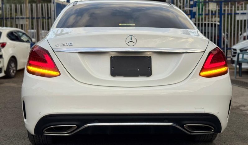 
								Mercedes Benz C200 full									