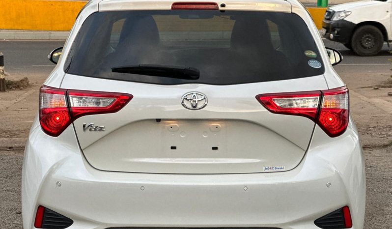 
								Toyota Vitz full									