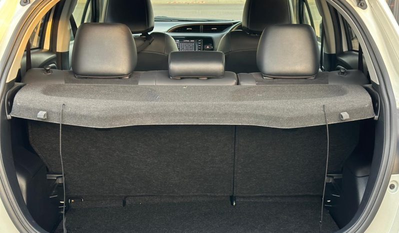 
								Toyota Vitz full									