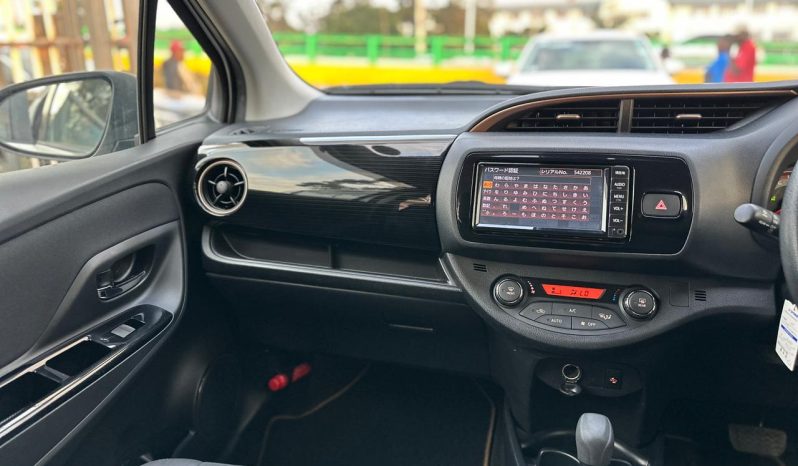 
								Toyota Vitz full									