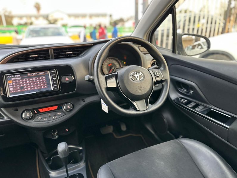 
								Toyota Vitz full									