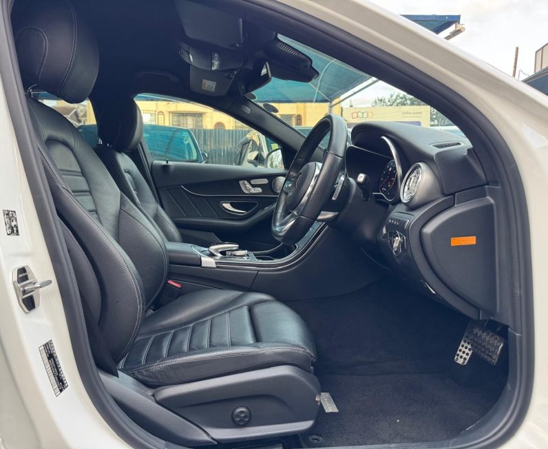 
								Mercedes Benz C200 full									