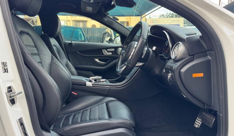 
								Mercedes Benz C200 full									