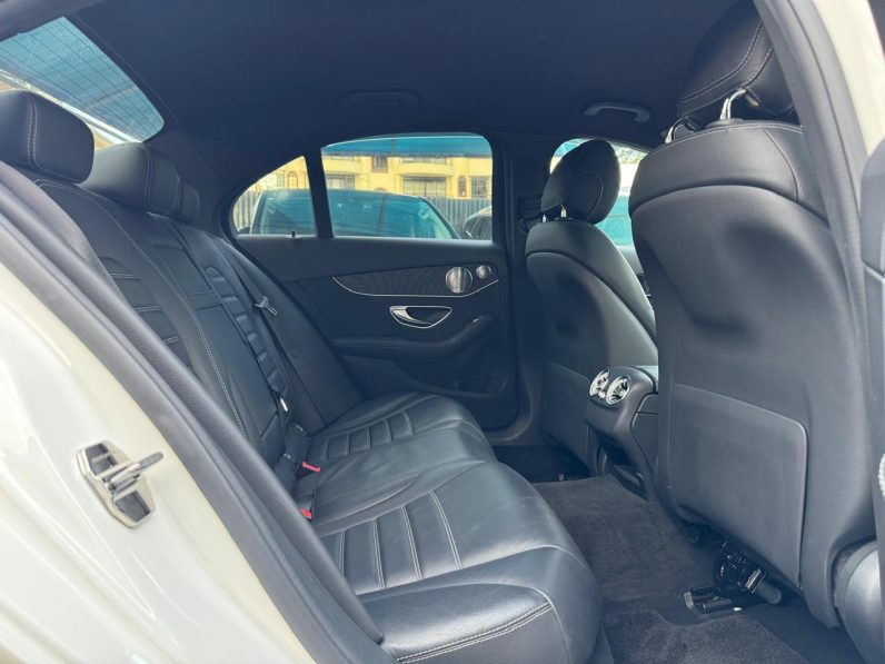 
								Mercedes Benz C200 full									