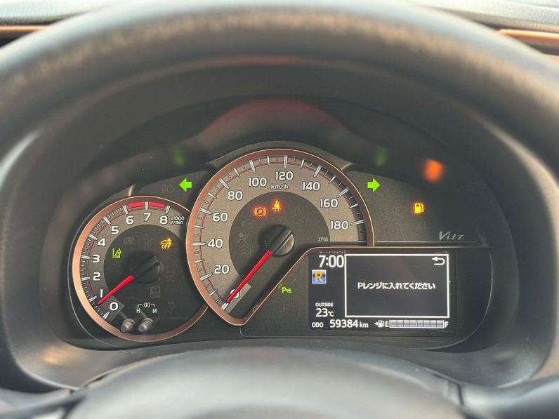 
								Toyota Vitz full									