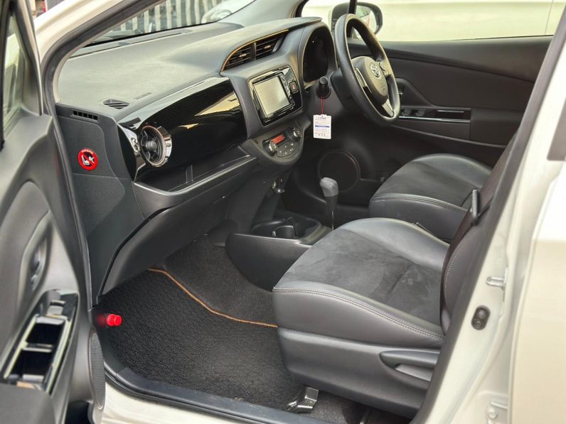 
								Toyota Vitz full									