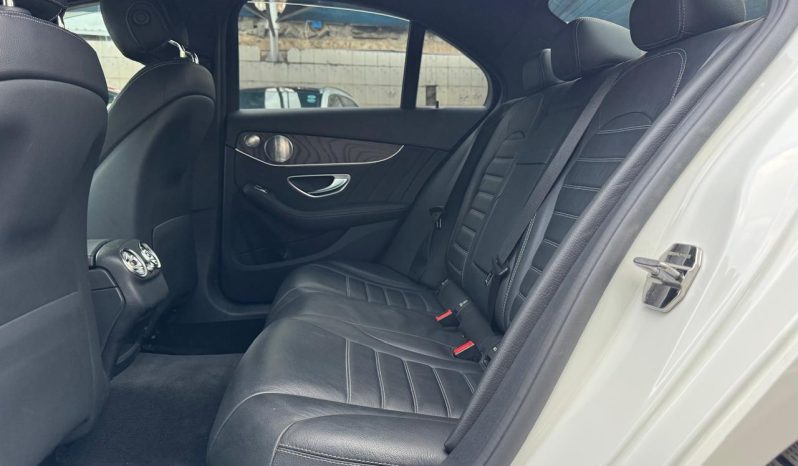 
								Mercedes Benz C200 full									