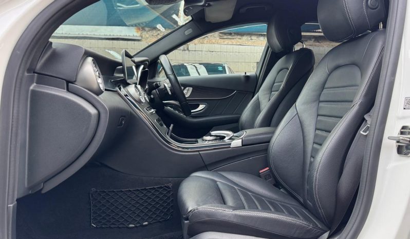 
								Mercedes Benz C200 full									