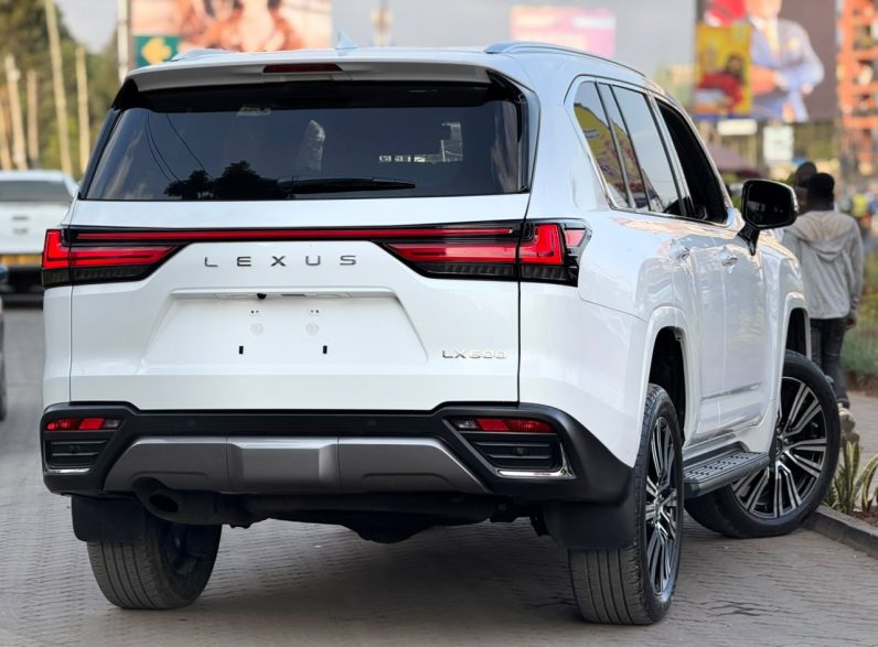 
								Lexus LX600 full									