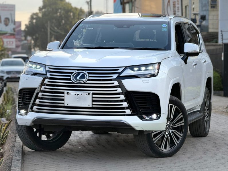 
								Lexus LX600 full									