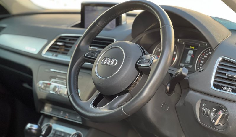 
								Audi Q3 full									