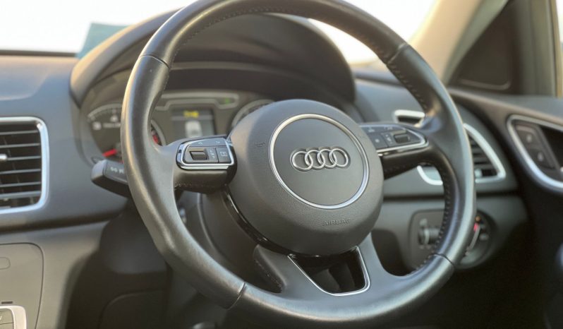 
								Audi Q3 full									