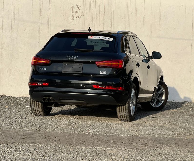 
								Audi Q3 full									