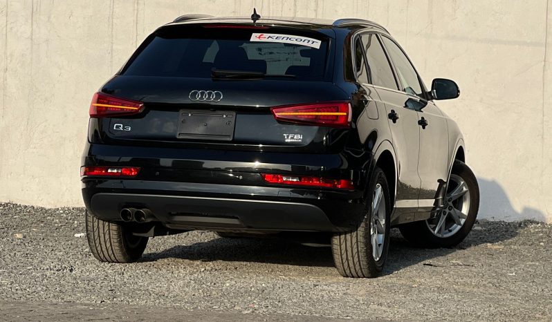 
								Audi Q3 full									