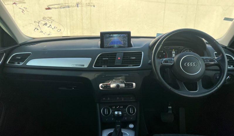 
								Audi Q3 full									